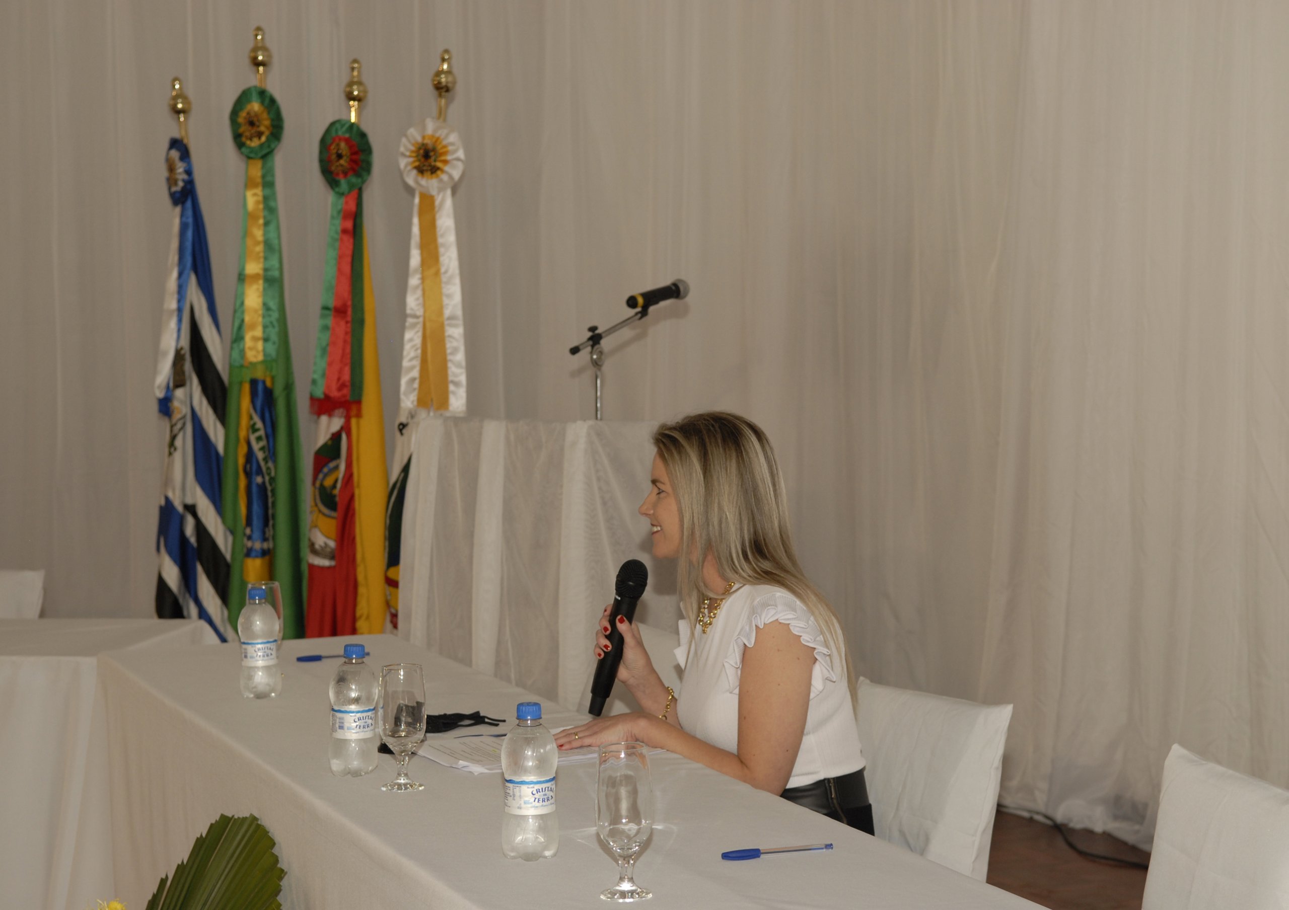 Fotos Sessão Solene nº 121 – Posse dos Vereadores, Prefeito e Vice-prefeito.