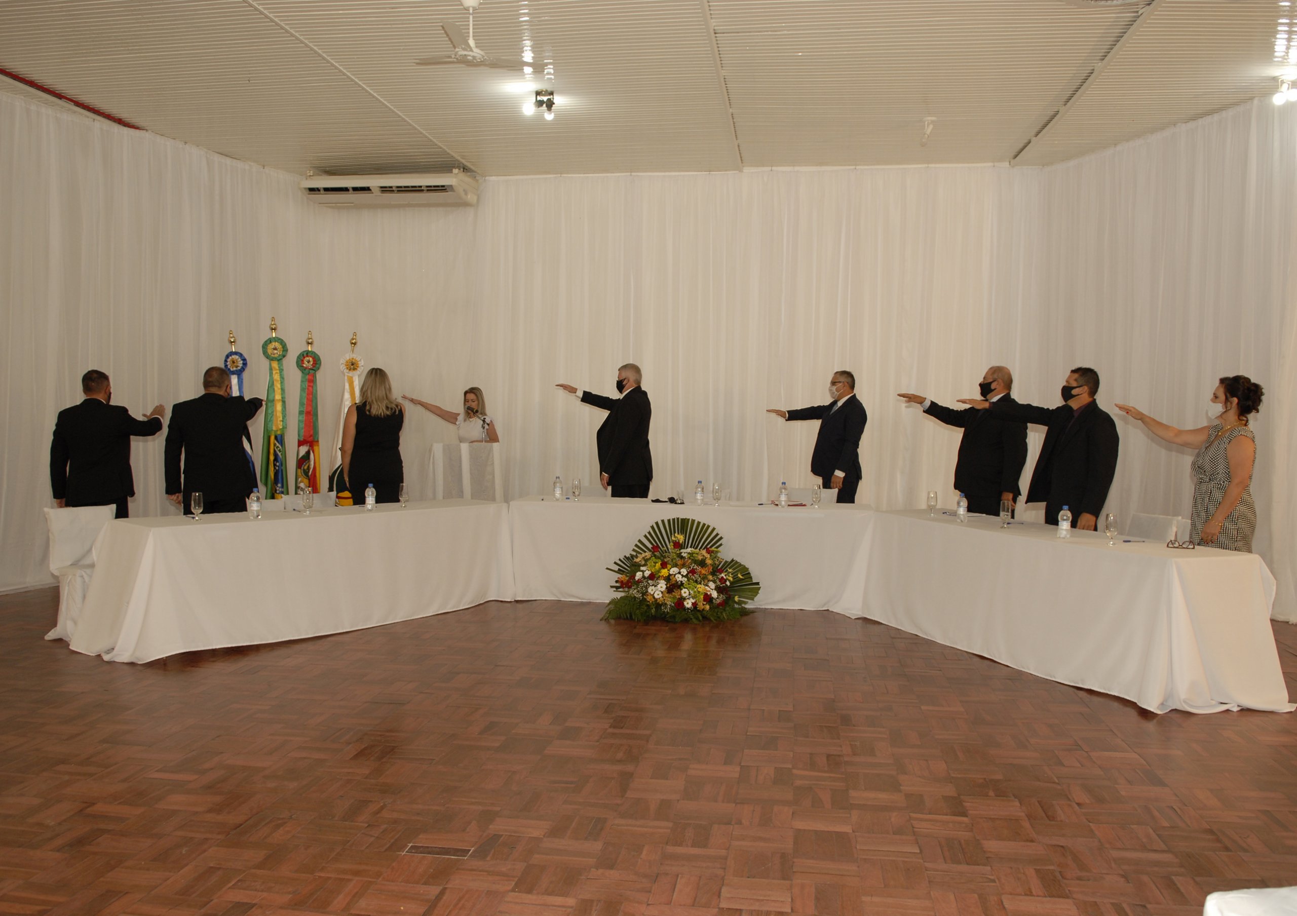 Fotos Sessão Solene nº 121 – Posse dos Vereadores, Prefeito e Vice-prefeito.