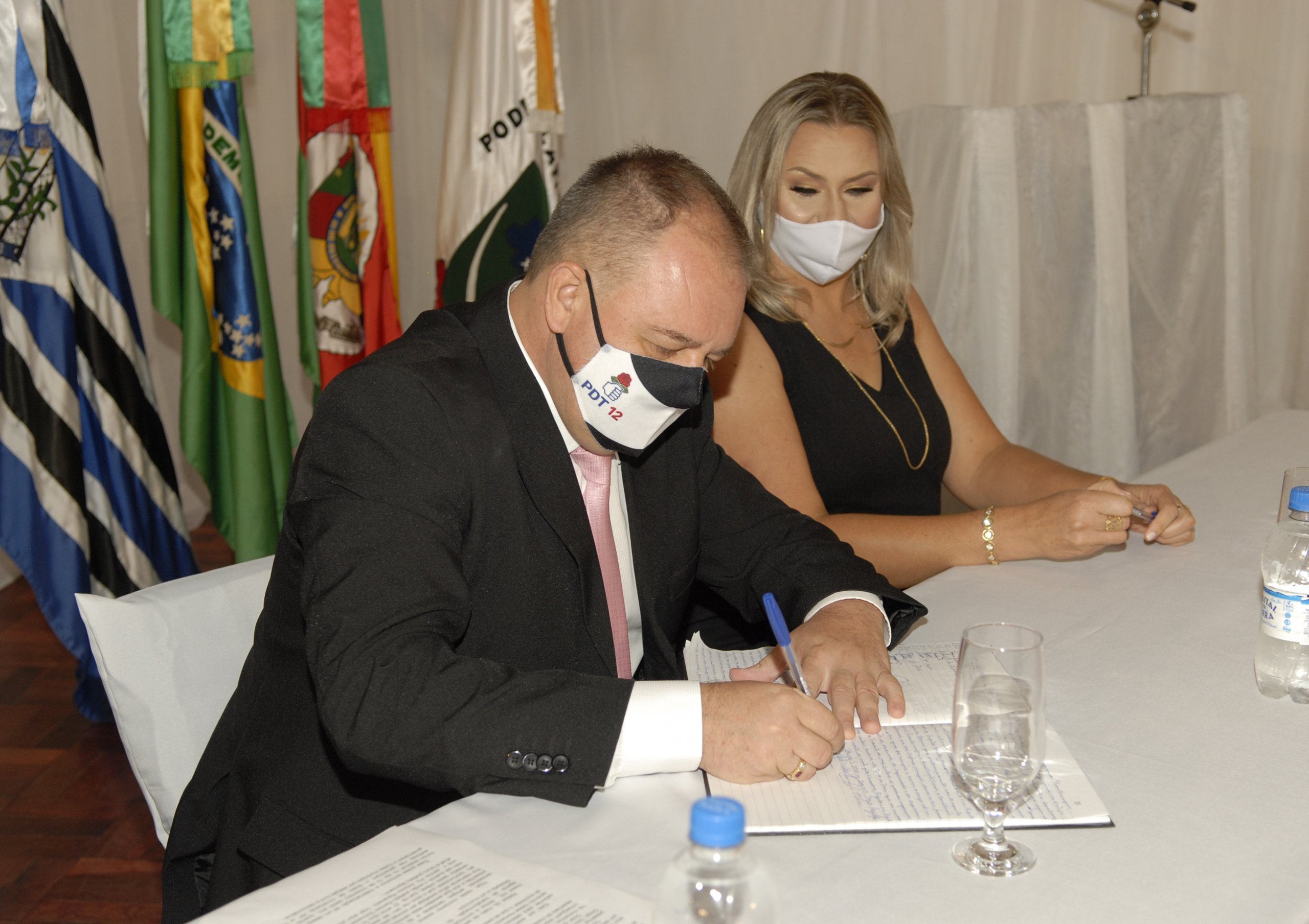 Fotos Sessão Solene nº 121 – Posse dos Vereadores, Prefeito e Vice-prefeito.