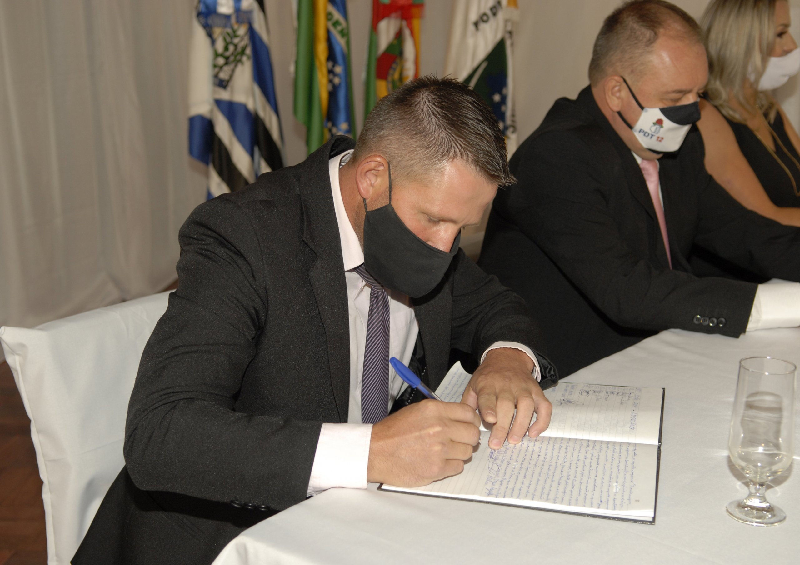 Fotos Sessão Solene nº 121 – Posse dos Vereadores, Prefeito e Vice-prefeito.