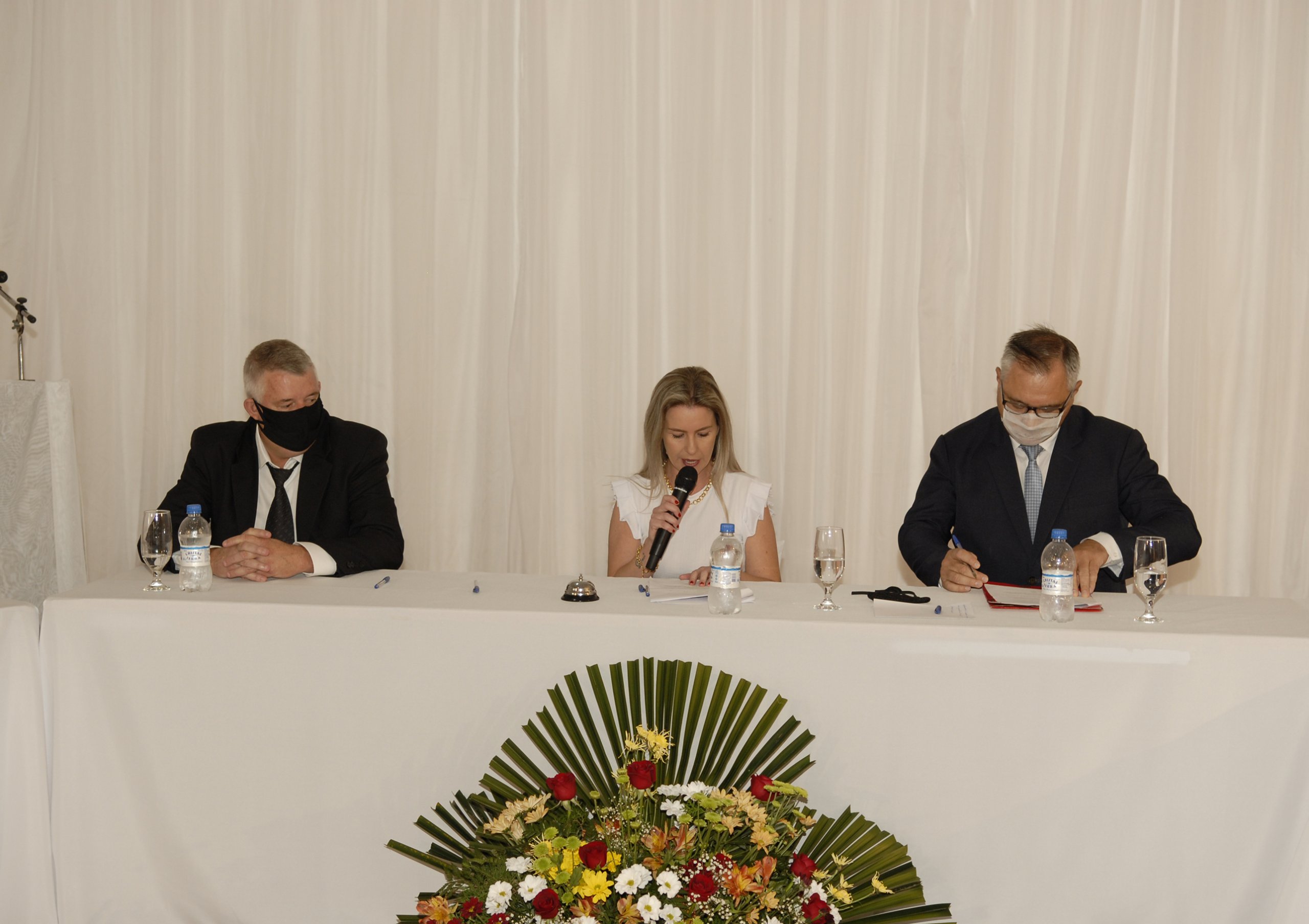 Fotos Sessão Solene nº 121 – Posse dos Vereadores, Prefeito e Vice-prefeito.