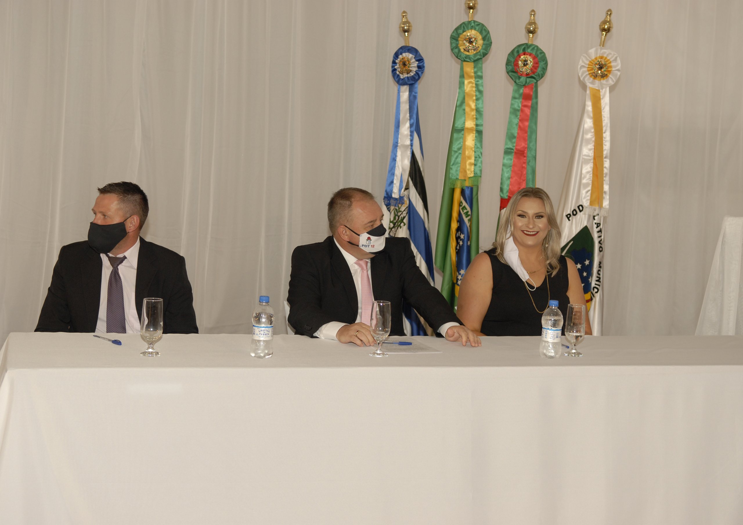 Fotos Sessão Solene nº 121 – Posse dos Vereadores, Prefeito e Vice-prefeito.