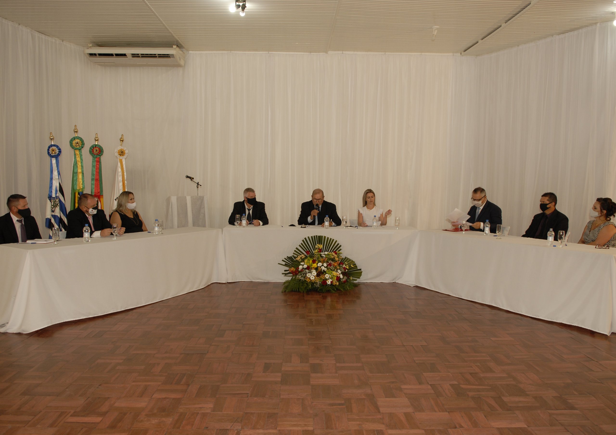 Fotos Sessão Solene nº 121 – Posse dos Vereadores, Prefeito e Vice-prefeito.