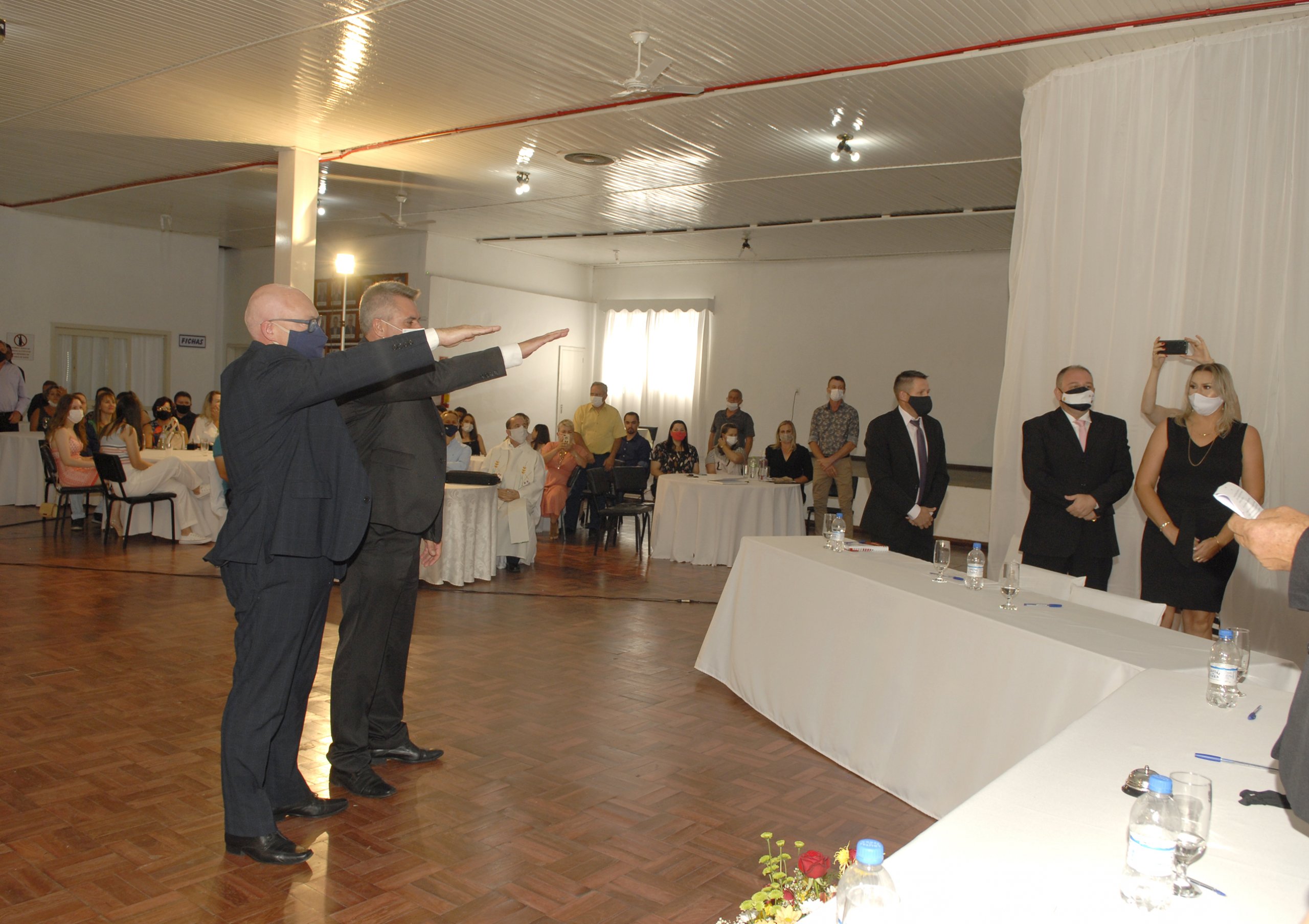 Fotos Sessão Solene nº 121 – Posse dos Vereadores, Prefeito e Vice-prefeito.