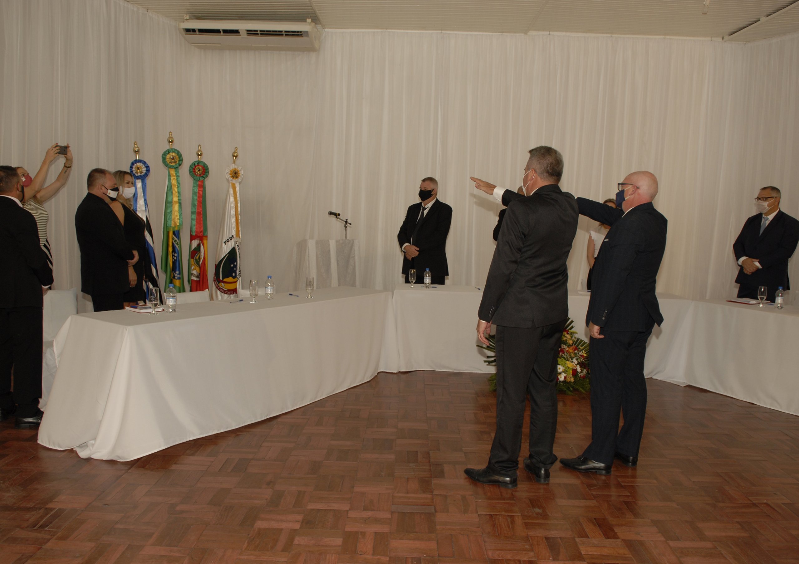 Fotos Sessão Solene nº 121 – Posse dos Vereadores, Prefeito e Vice-prefeito.