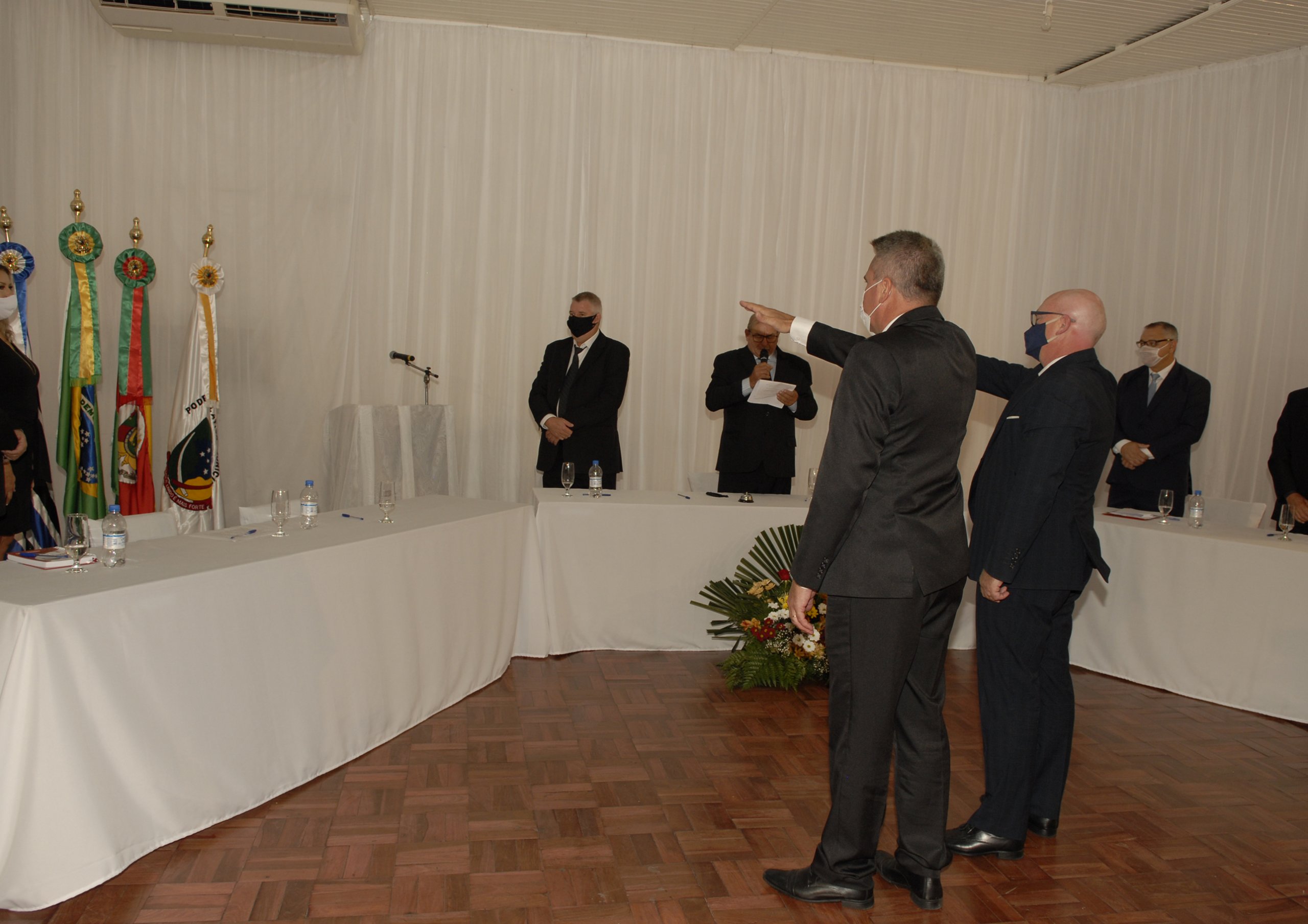 Fotos Sessão Solene nº 121 – Posse dos Vereadores, Prefeito e Vice-prefeito.