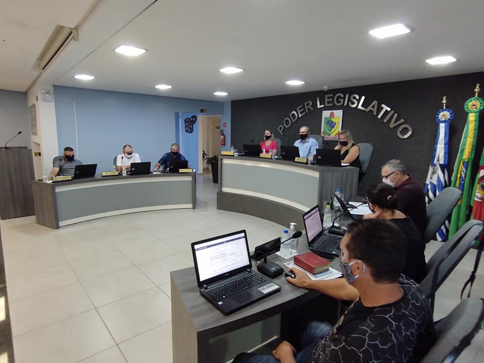 Vereadores aprovam projeto para a compra de um veículo para a Secretaria da Saúde.