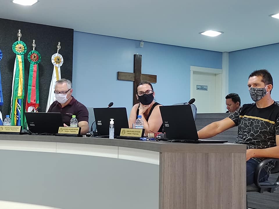 Vereadores aprovam projeto para a compra de um veículo para a Secretaria da Saúde.