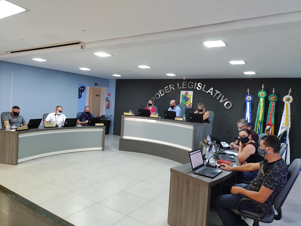 Vereadores aprovam projeto para a compra de um veículo para a Secretaria da Saúde.