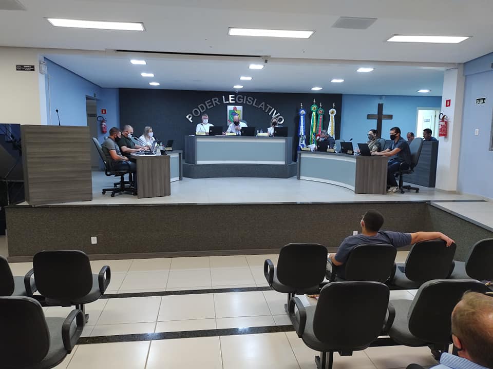 Vereadores aprovam renovação de contrato de dois técnicos em enfermagem.