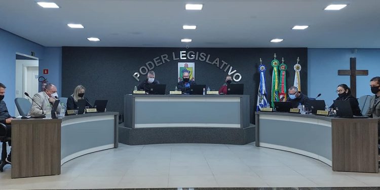 Vereadores aprovam renovação de contrato de Agentes de Combate à Endemias.