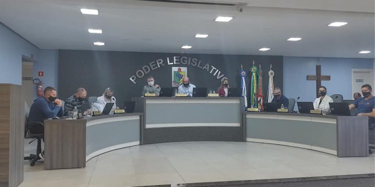 Aprovado projeto que concede complementação de vencimentos aos professores de Arroio do Tigre.