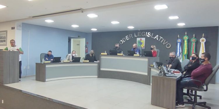 Vereadores aprovam projeto para contratação de Psicólogo(a) e Assistente Social.