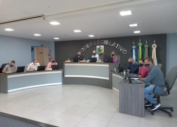 Vereadores aprovam Projeto que aumenta carga horária de servidor de fisioterapia.