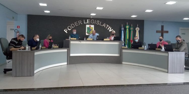 Vereadores aprovam projetos para contratações emergenciais em Sessão Extraordinária nesta sexta-feira.