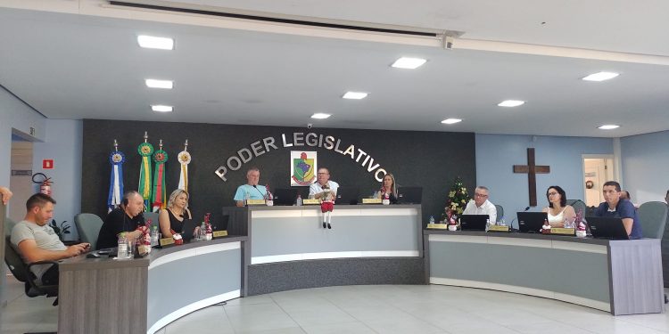 Vereadores aprovam subvenção social para o hospital Santa Rosa de Lima para ser aplicado nas adequações do setor da Ala de Partos.