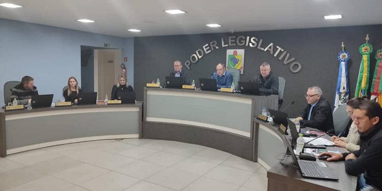 Vereadores de Arroio do Tigre aprovam denominação de Ruas no Loteamento ANTK, no Bairro Mohr.