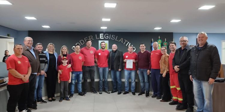 Vereadores aprovam doação de terreno e prédio para nova sede dos Bombeiros Voluntários de Arroio do Tigre.