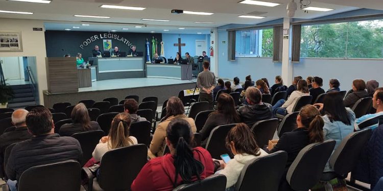Parlamentares aprovam Projeto que regulamenta o piso salarial aos Agentes Comunitários de Saúde e Combate a Endemias.