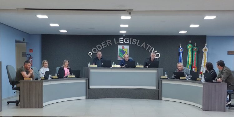 Vereadores aprovam projeto que regulamenta o pagamento de Insalubridade aos Servidores Públicos Municipais.