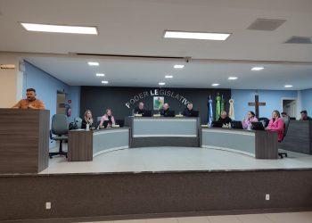 Vereadores aprovam a contratação emergencial de motoristas, serventes, operador de máquinas, assistente social e psicólogo.