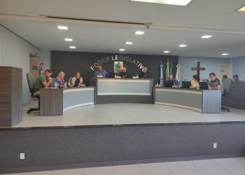 Vereadores aprovam o Programa de Recuperação dos Créditos Tributários Municipais (REFIS) do município.