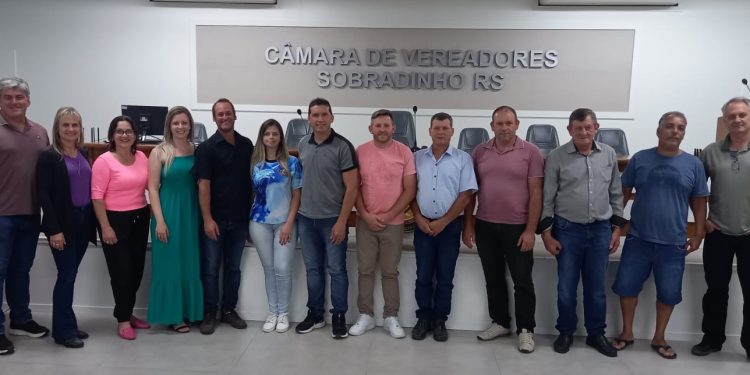 Tiago Bertollo e Carlinhos da Silva foram eleitos presidente e vice-presidente da Associação dos Vereadores do Centro Serra.