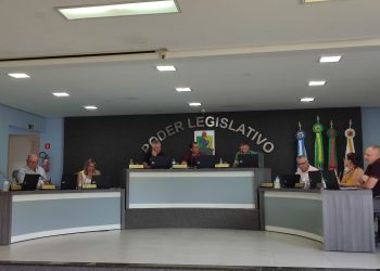 Em Sessão Extraordinária, Vereadores aprovam cinco Projetos.