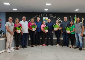 Duas matérias foram aprovadas e Mulheres são homenageadas na Sessão dos Vereadores de Arroio do Tigre, nesta segunda-feira.