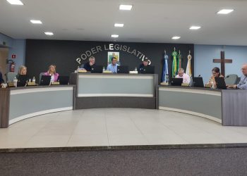 Vereadores aprovam Projeto que prevê abertura de crédito para aquisição de contêineres de lixo.