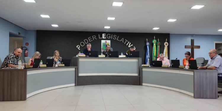 Três matérias foram aprovadas na Sessão desta segunda-feira, 10 de abril.