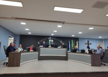 Revisão ao Funcionalismo Público e aos Agentes Políticos, Abertura de Crédito, Contratações Emergenciais, incentivo a empresa e Moção marcam a última Sessão de abril.