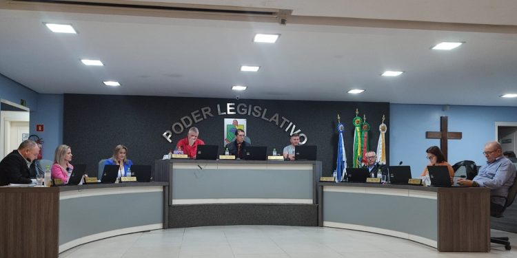 Vereadores aprovam projeto que concede desconto de 15% no pagamento à vista do IPTU.