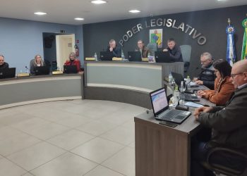 Vereadores aprovam projeto que cria dois novos cargos de Secretários Municipais.