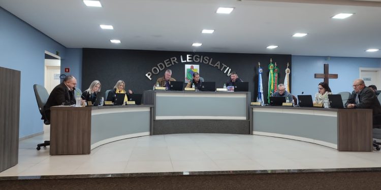 Vereadores aprovam Projeto que torna obrigatórias noções de primeiros socorros nas escolas do município.