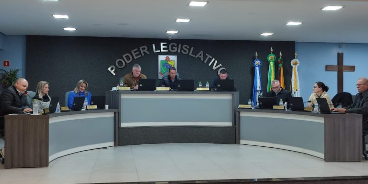 Última Sessão Ordinária de agosto teve a aprovação de três matérias.