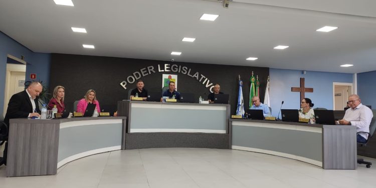 Primeira Sessão Ordinária de novembro teve duas matérias aprovadas pelos Vereadores.