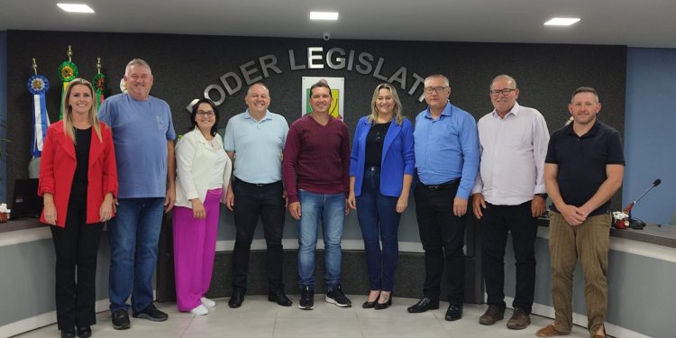 Vereadores aprovam Moção Honrosa ao reconhecimento e apoio aos Policiais Civis.