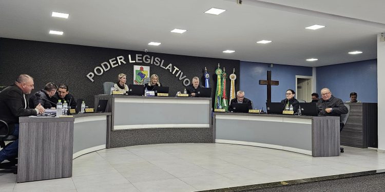 Vereadores de Arroio do Tigre aprovaram duas matérias na última Sessão do mês