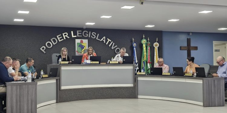 Vereadores aprovam três projetos na segunda Sessão de junho