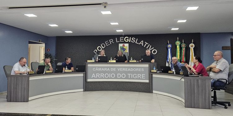 Vereadores estiveram reunidos para a segunda Sessão Ordinária de outubro