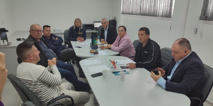 Comissões Reunidas para definir relatores de cinco proposições