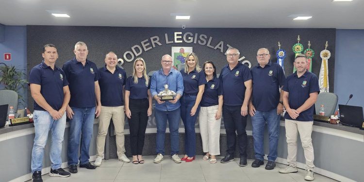 Última Sessão Ordinária da Atual Legislatura: Despedidas, Emoção e Agradecimentos