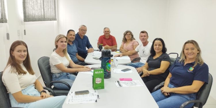 Parlamentares realizam a décima reunião das Comissões Permanentes do mês