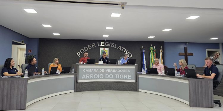 Câmara de Arroio do Tigre aprova dois Projetos de Lei e uma Moção durante sessão ordinária