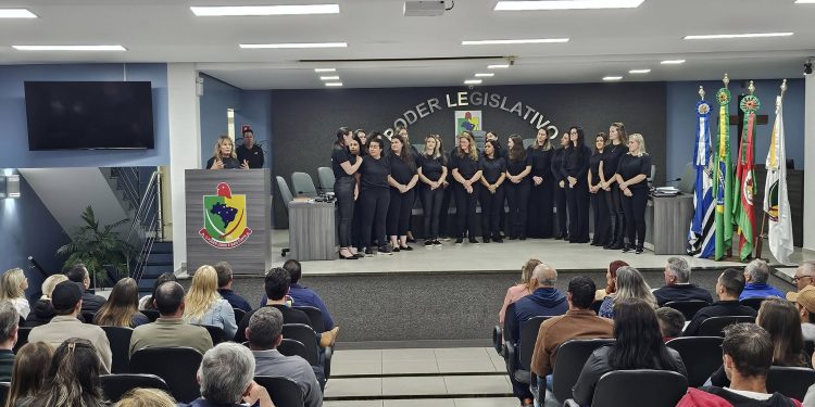 Vereadores prestigiam oficialização do sinal em Libras que representa Arroio do Tigre