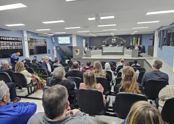 Atualização no Plano de Carreira e novos investimentos marcam Sessão legislativa desta segunda-feira