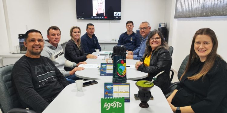 Vereadores analisam Projetos que serão votados na Sessão de segunda-feira, 29 de setembro