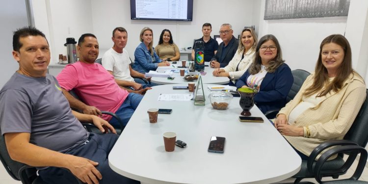 Câmara de Vereadores realiza reunião das Comissões para avaliação de Projetos de Lei