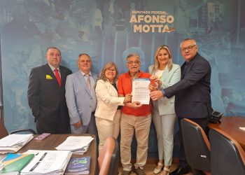 Vereadores intensificam busca por recursos em Brasília